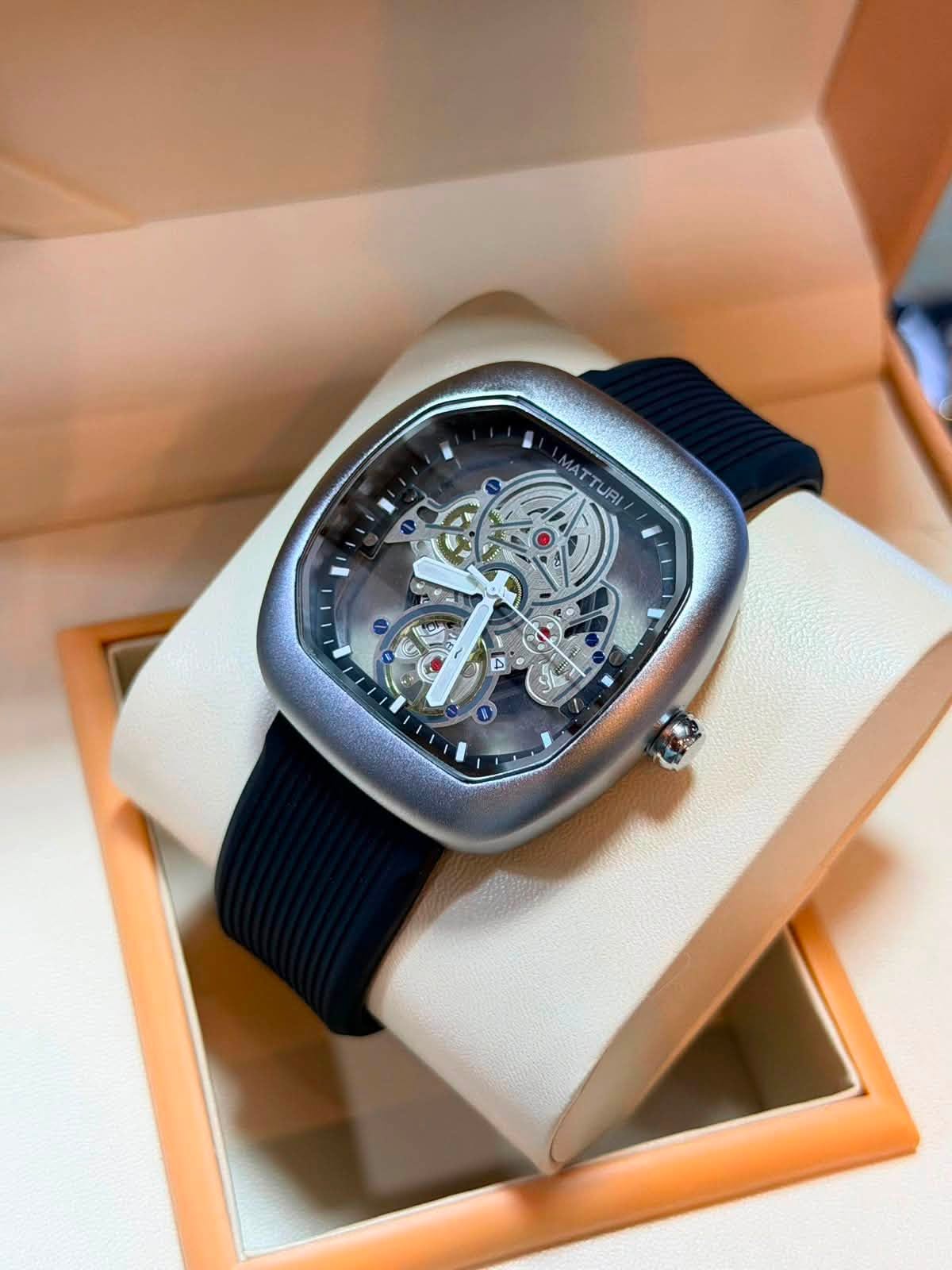 Matturi Men Watch with Premium Silicone Strap – Rs. 4,500 | Free Delivery All Over Pakistan